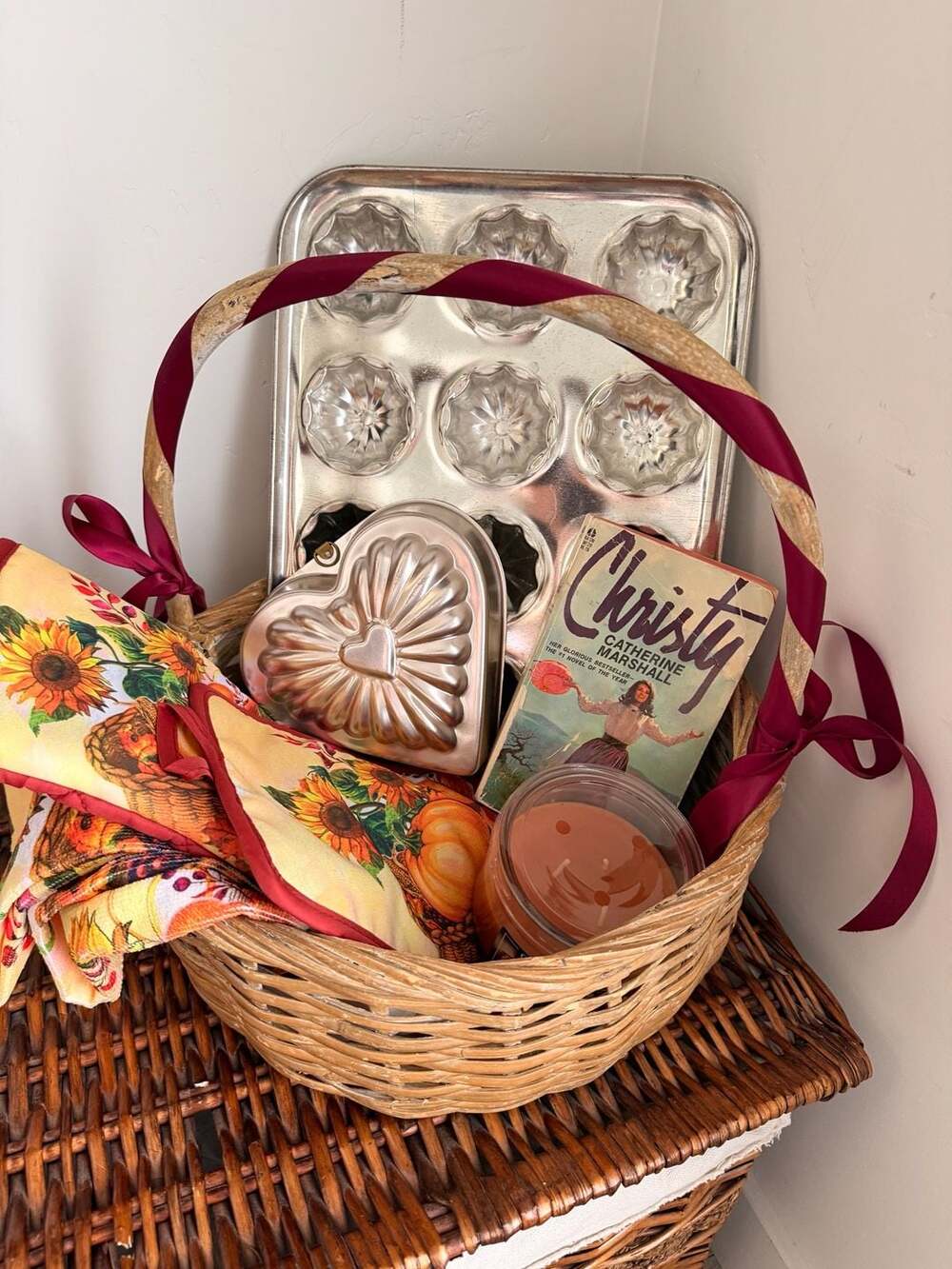 Vintage Cottage Home Decor Cozy Fall Gift Basket Book Kitchen Towel Trays Candle